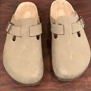 Birki’s by Birkenstock tan clogs
